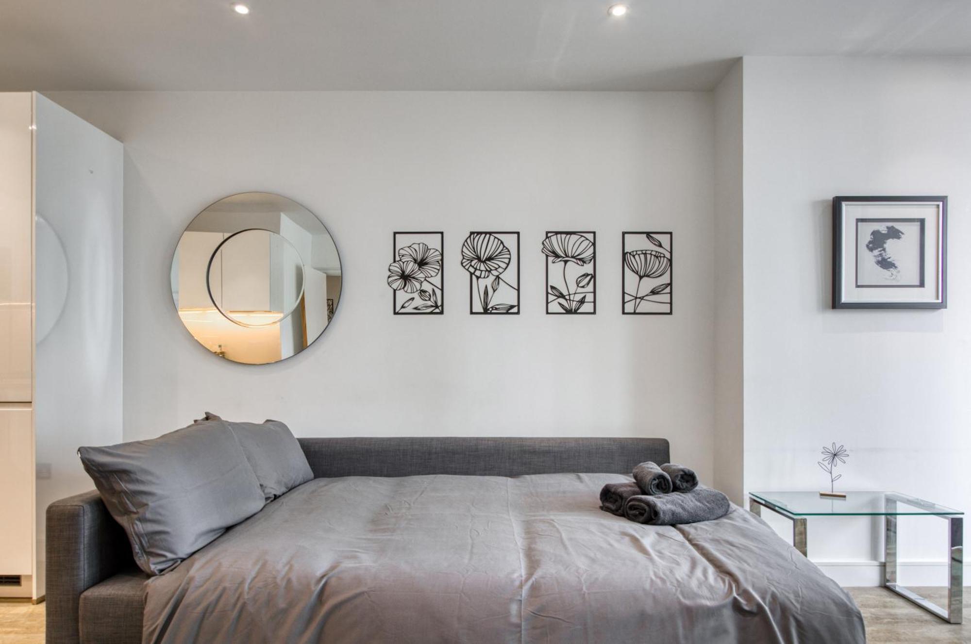 Stylish And Spacious- One Bed In Nine Elms London Exterior foto