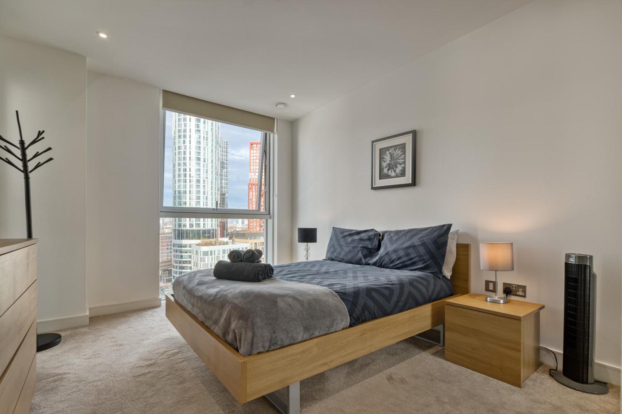 Stylish And Spacious- One Bed In Nine Elms London Exterior foto